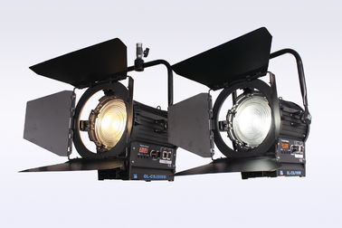 Lumières de studio de télévision 200W LED Fresnel Éclairage de scène Bi Couleur Haute TLCI / CRI Avec Contrôle DMX ((Pole-Operated Yoke) fournisseur