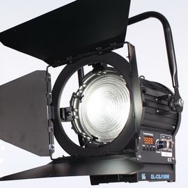 Sortie lumineuse élevée 200W LED Fresnel Light Daylight Batterie alimentée pour l'éclairage de cinéma et de studio ((Joc à pôle) fournisseur