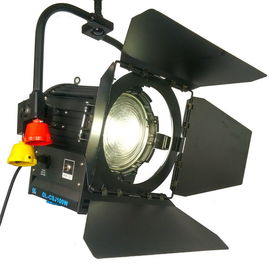 CRI 92 Lumières à film 200W LED Fresnel Light Bi Color NO Ventilateur pour éclairage de studio professionnel ((Pole-Operated Yoke) fournisseur
