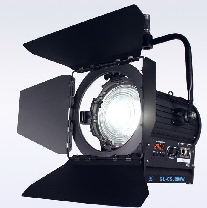 CRI 92 Lumières à film 200W LED Fresnel Light Bi Color NO Ventilateur pour éclairage de studio professionnel ((Pole-Operated Yoke) fournisseur